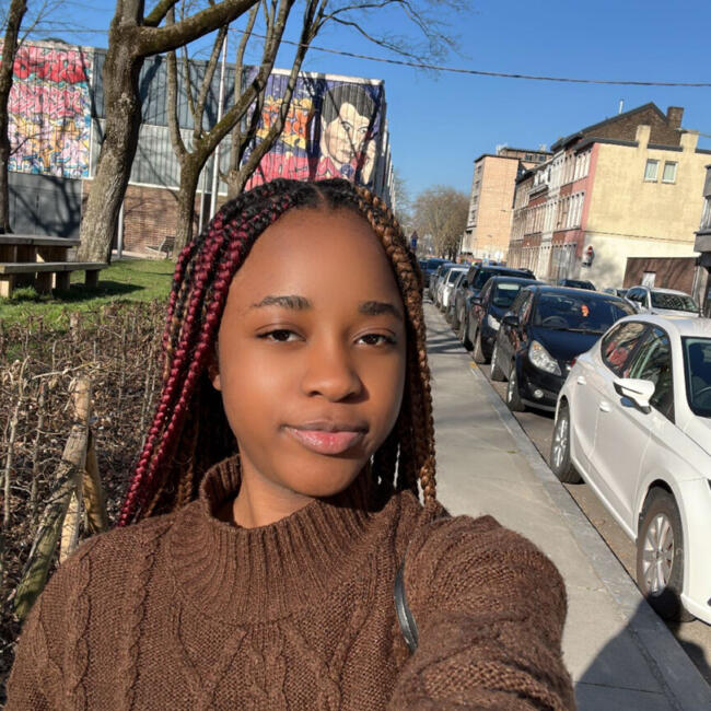 Babysitter in Liège: Naomi