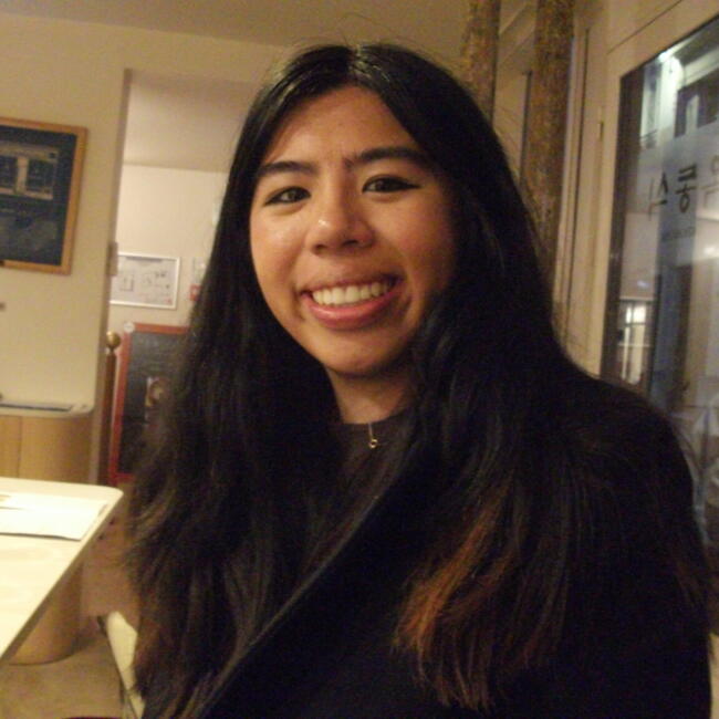 位于卡斯凯什的临时保姆: Nicole