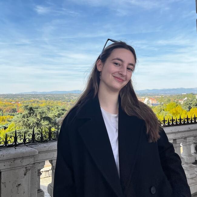 Babysitter in Seville: Candela