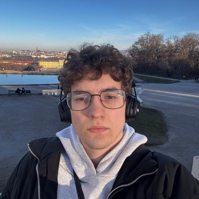 Babysitter in Vienna: Gleb