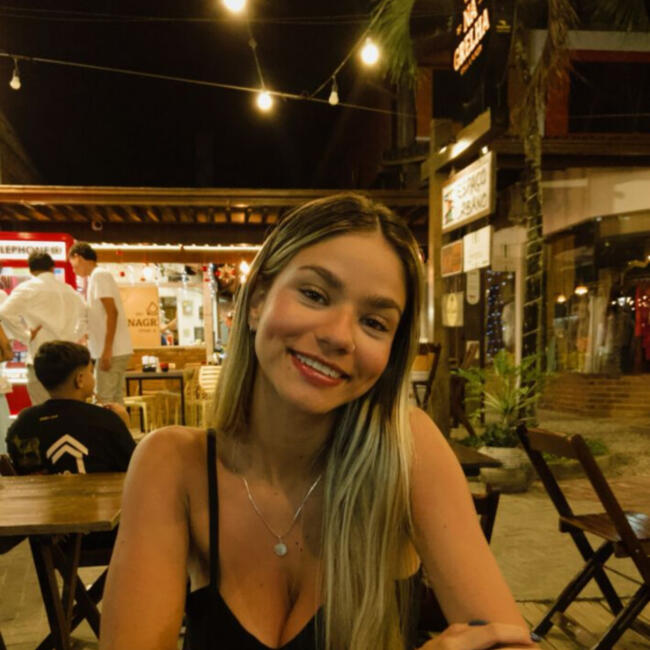 Babysitter in Guarapari: Sophia