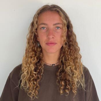 Babysitter in Divonne-les-Bains: Emma