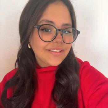 Babysitter in Hem: Naziha