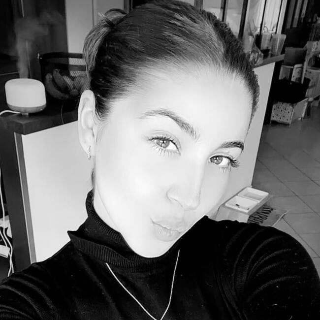 Babysitter in Villefranche-sur-Saône: Melyna