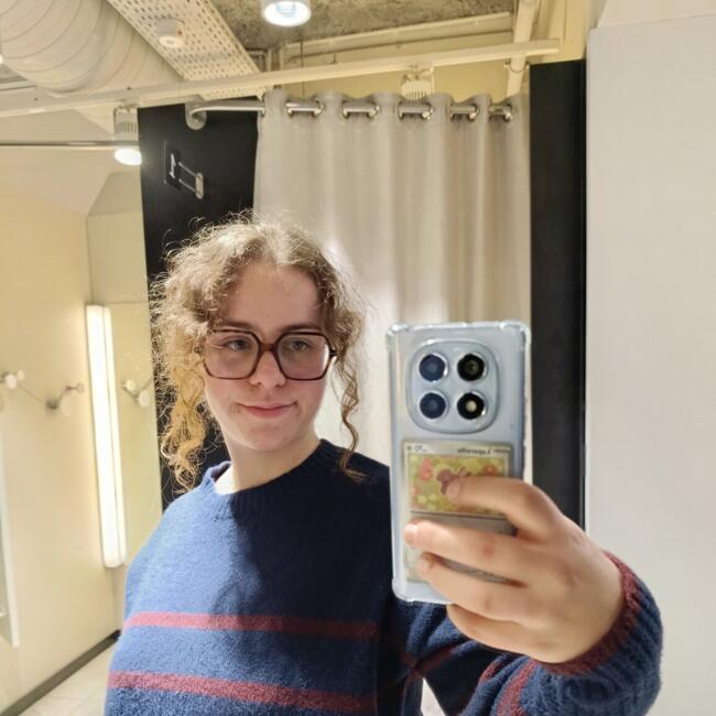 Babysitter in Poitiers: Nora