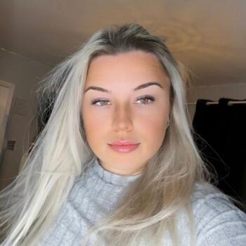 Babysitter Camberley: Kelsie
