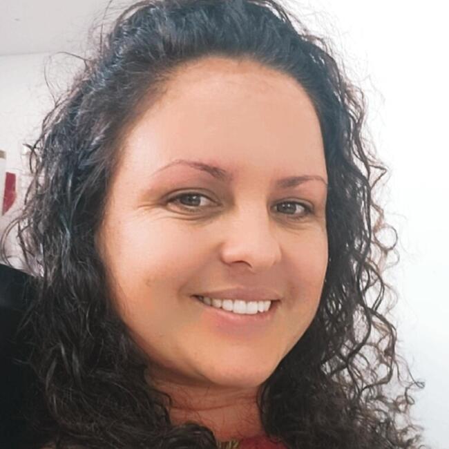 Babysitter in Curitiba: Viviane