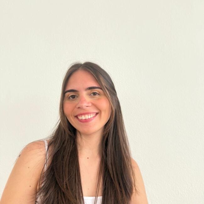 Babysitter em Nazaré: Luana