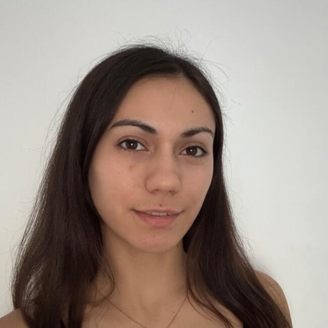 Babysitter in Girona: Laura