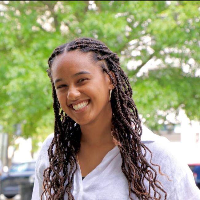 Babysitter in The Hague: Liya