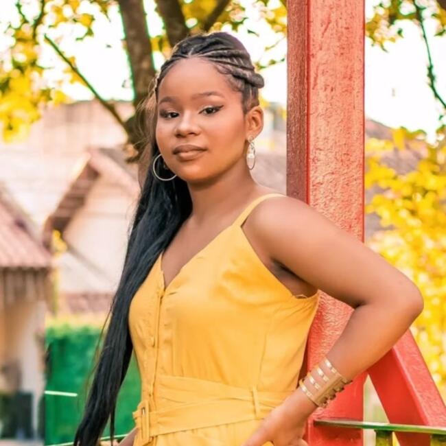 Babá em Barra Mansa: Dafne