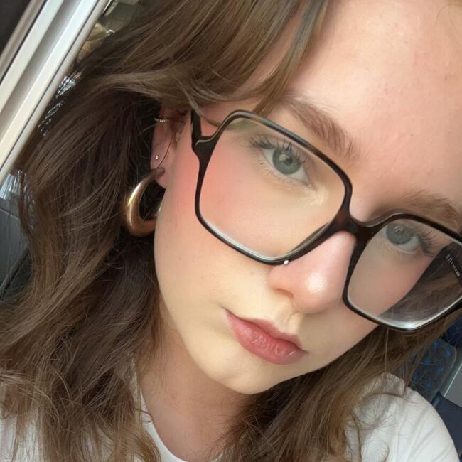 Babysitter in Oppens: Dana