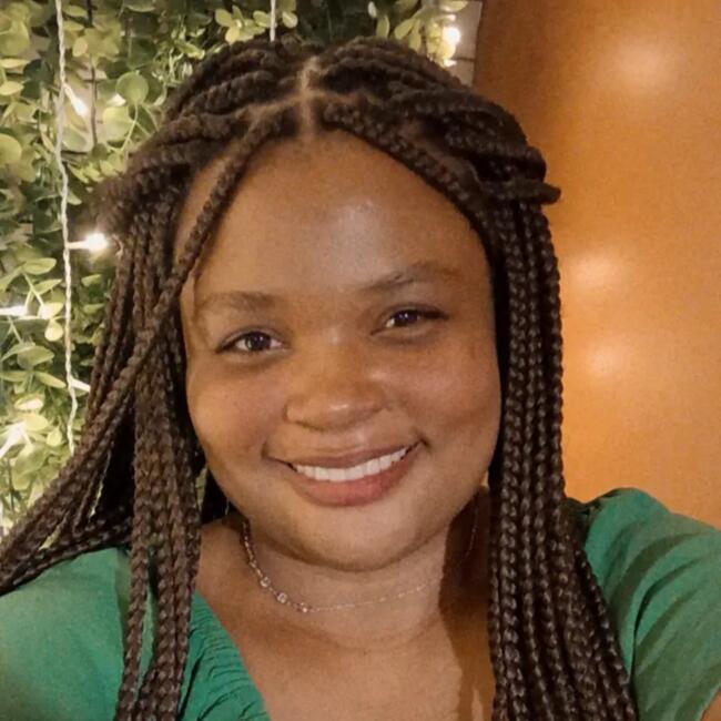 Babysitter in Joinville: Giovana