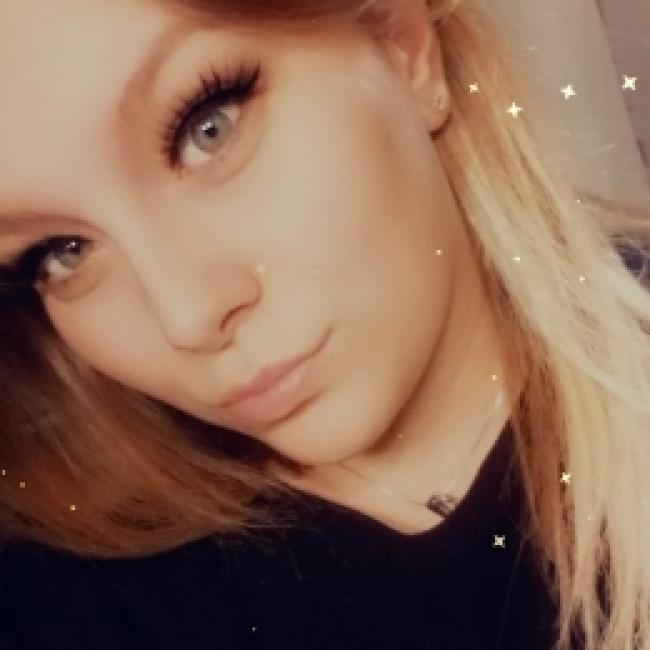 Babysitter in Tourcoing: Adeline
