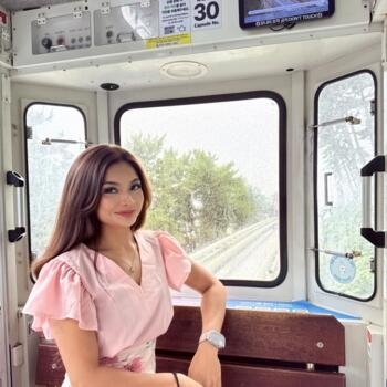 Babysitter in Singapore Island: Farah