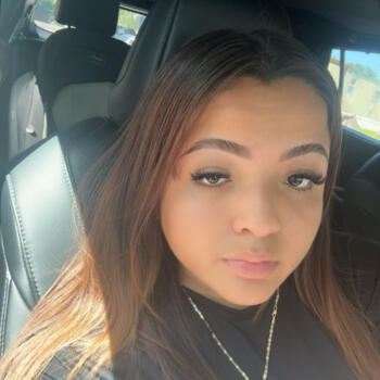 Babysitter in Newport News: Angie