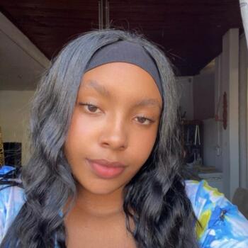 Babysitter in Arrecife: Emily Nicol