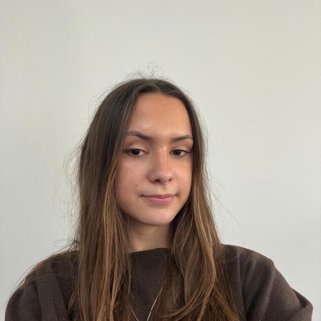 Babysitter in Longaulnay: Léane