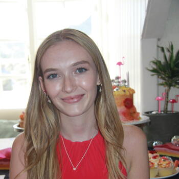 Babysitter in Cape Town: Ava