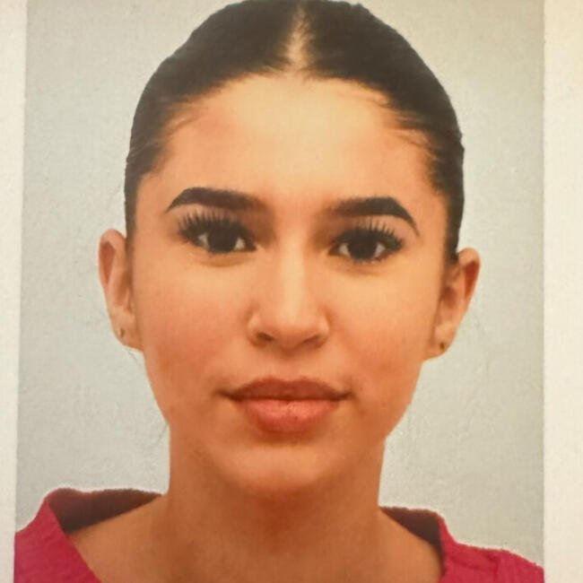 Babysitter in Bessan: Lilou