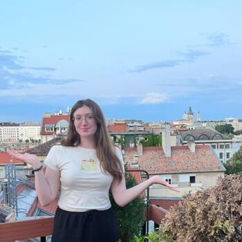Babysitter in York: Aine
