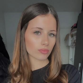 Babysitter in Meudon: Lena