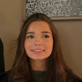 Babysitter in Estillac: Nina