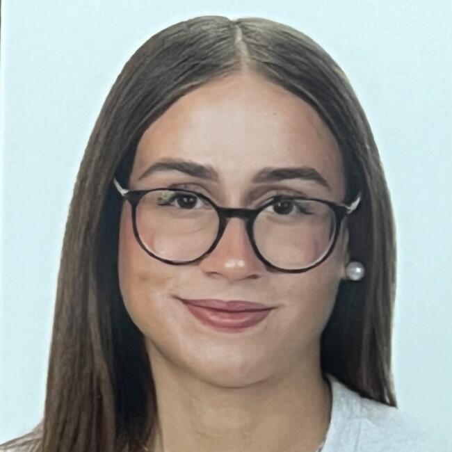 Babysitter in Granada: SILVIA