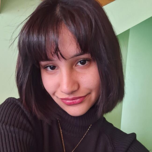 Babysitter in San Juan Bautista: Mia