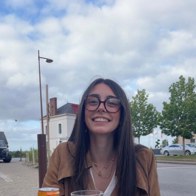 Babysitter in Pléchâtel: Lily-Rose