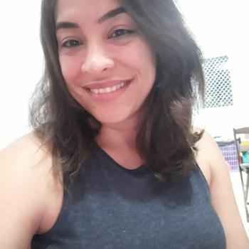 Emprego de babá Joinville: emprego de babá Aline