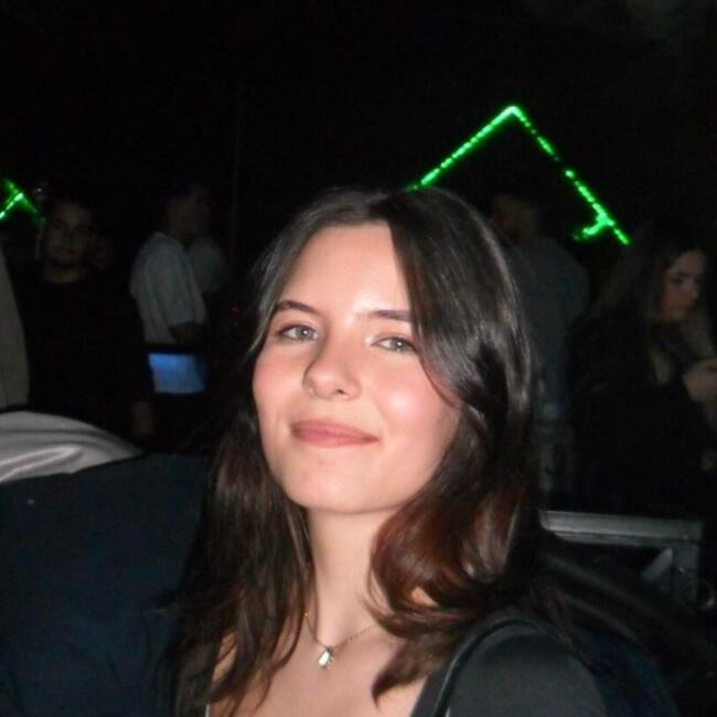 Babysitter in Dos Hermanas: Clara