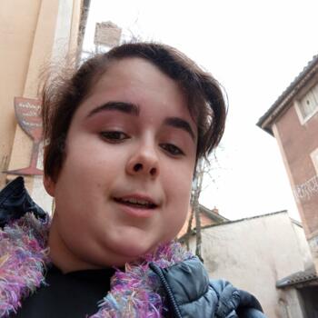 Babysitter in Auvreau: Marie