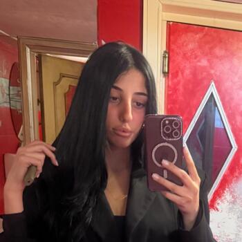 Babysitter in Naples: Adele