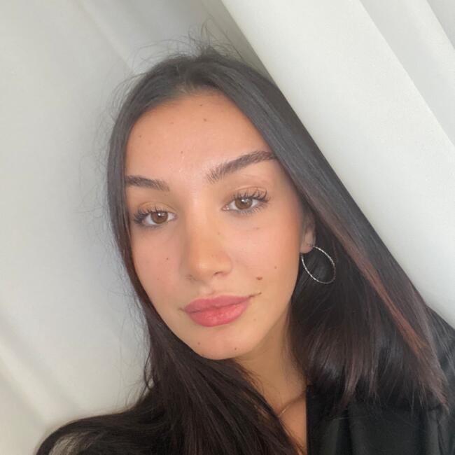 Babysitter στην περιοχή Νεάπολη Θεσσαλονίκης: Oksana