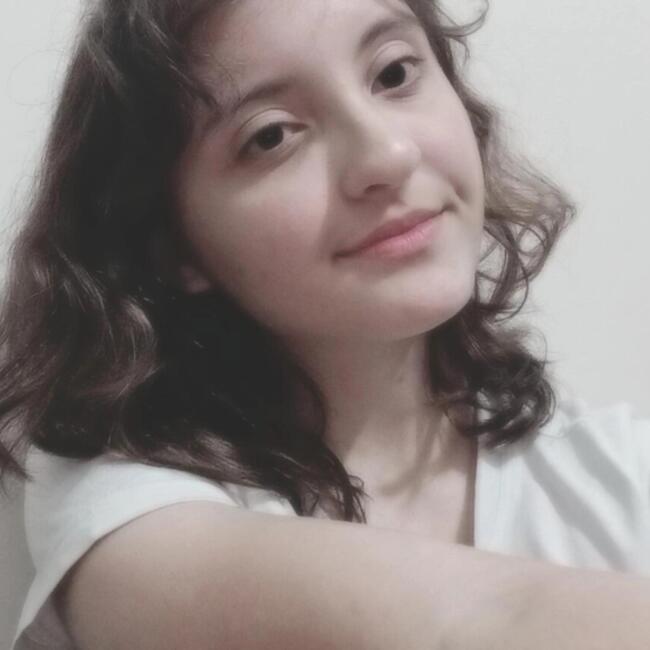 Babysitter in Curitiba: Catarine Conte