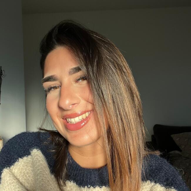 Babysitter in Évry: Yvanna