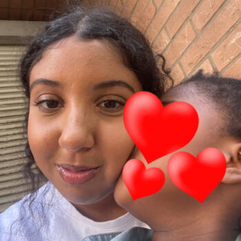 Babysitter Givors: Ines