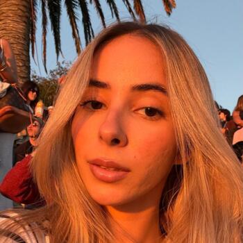 Babysitter in Porto: Giovana