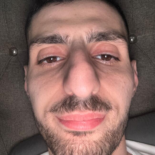 وظيفة جليسة أطفال في عمّان: Huss