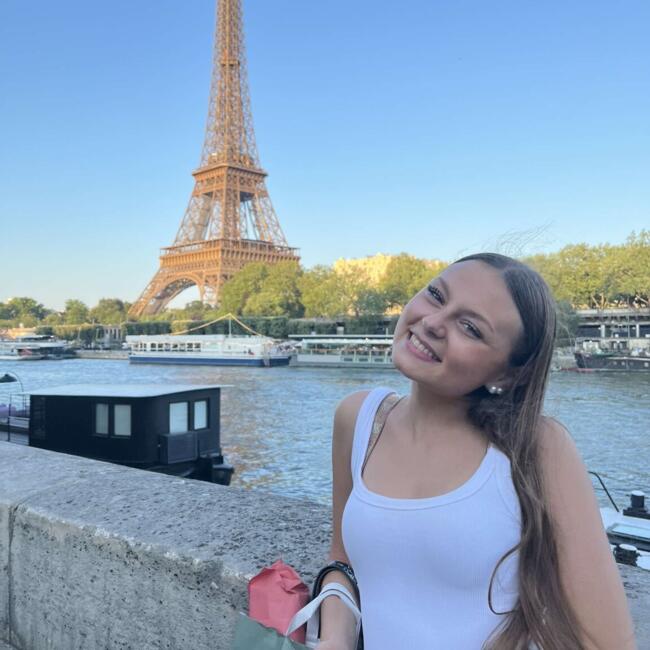 Babysitter in Saint-Maur-des-Fossés: Melodie