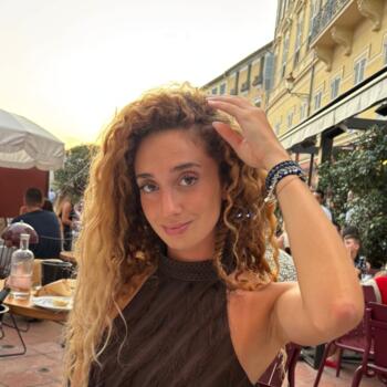 Babysitter in Paris: Imen