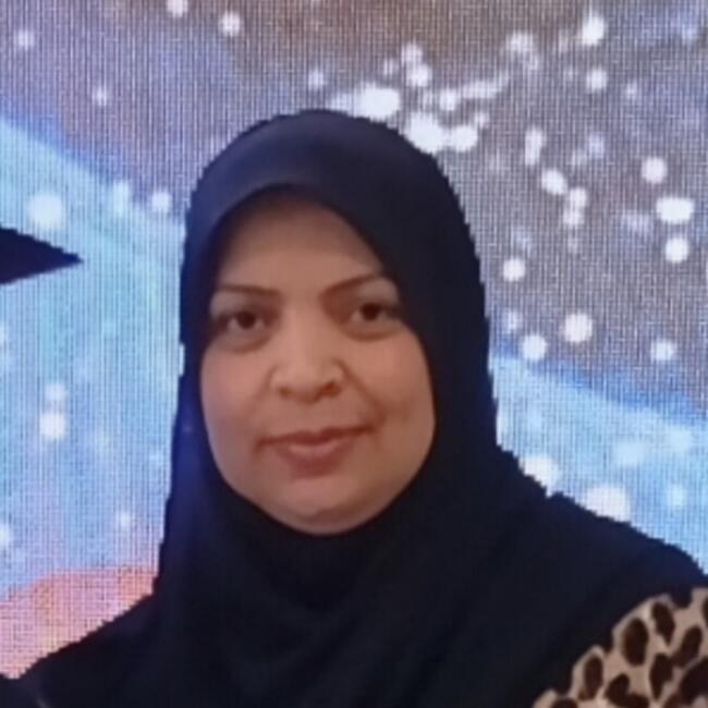 جليسة أطفال في Ţūkh: Maha