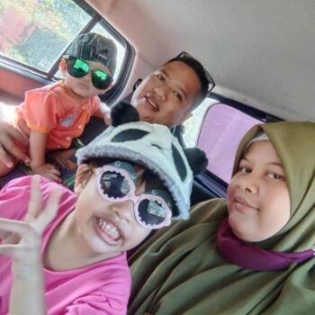 Babysitting job in Shah Alam: babysitting job SITI