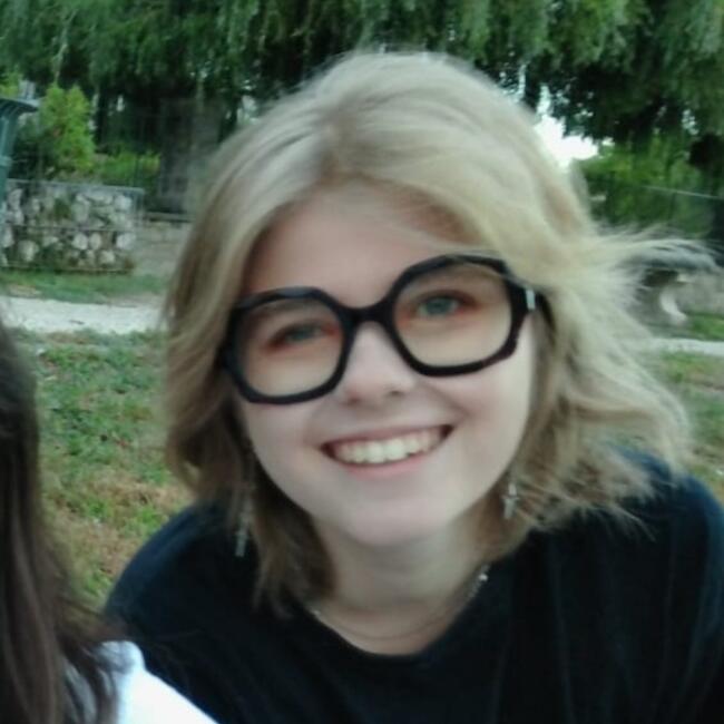 Babysitter in Chatou: Alix