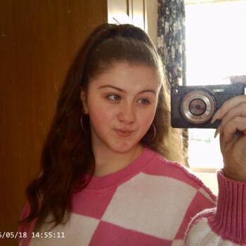 Babysitter in Thornliebank: Laura