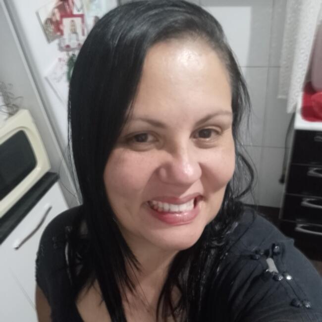Babysitter in Embu das Artes: Thatiane
