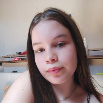 Babysitter in Chenaud: Emma
