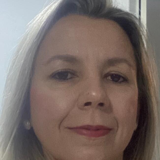 Babá em Brasília: Claudia