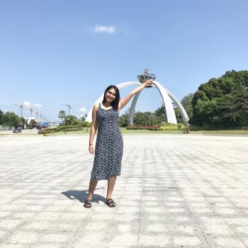 Babysitter in Singapore: Priya